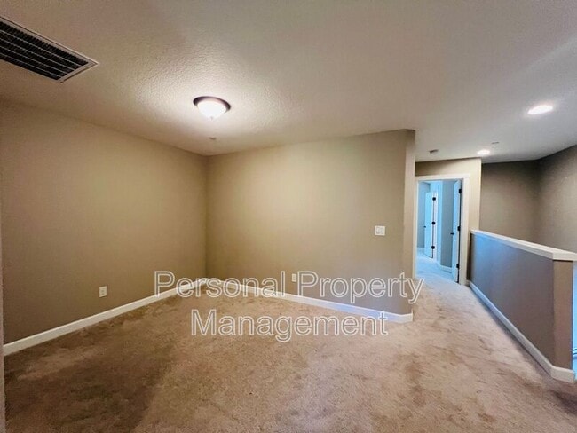 Building Photo - 4307 NW Sage Loop