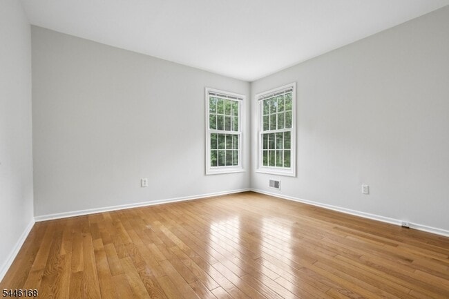 Building Photo - 85 Laurelwood Ct