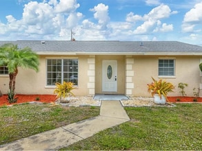 Building Photo - 3803 Pin Oaks St