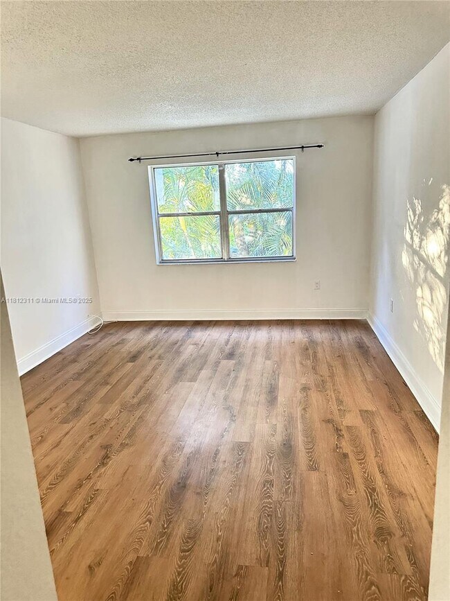 Building Photo - 4205 N University Dr
