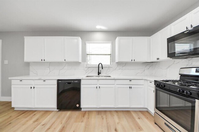 Building Photo - 354 Remington Harbor Ct