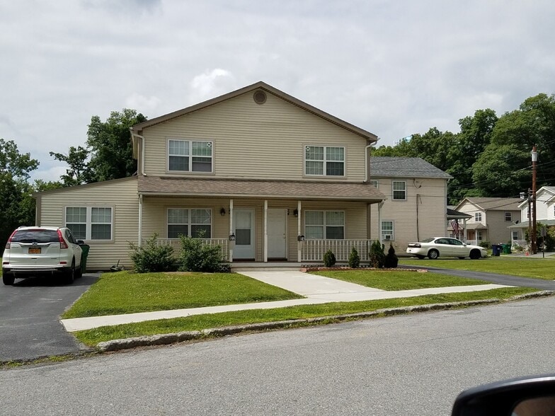 Dutchess Falls 2 Wenliss Ter Wappingers Falls NY 12590 Apartment Finder