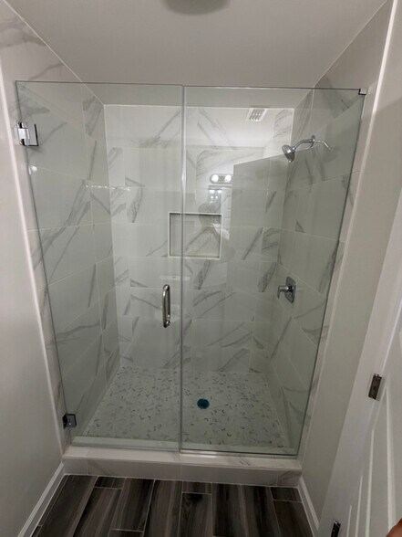 Building Photo - 5608 Vidos Dr