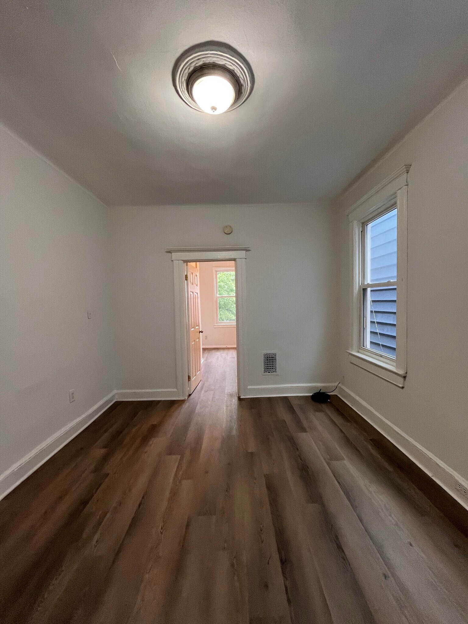 Living room - 346 Armstrong Ave