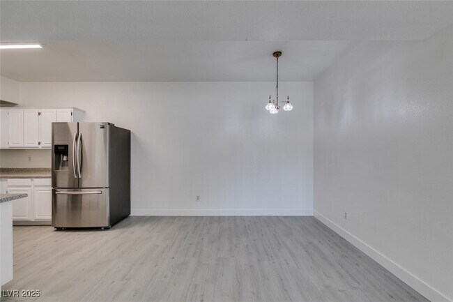 Building Photo - 5655 E Sahara Ave