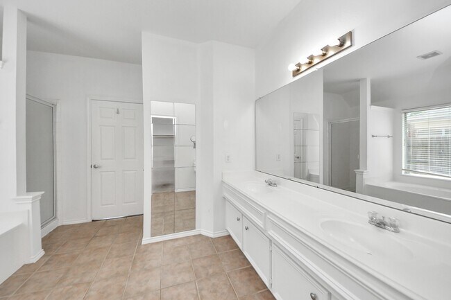 Building Photo - 16611 Gentle Stone Dr