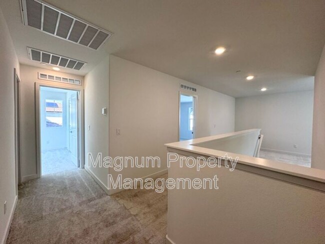 Building Photo - 30769 Valley Heights Dr.