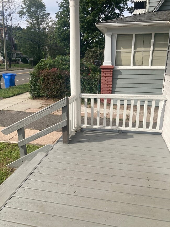 Building Photo - 1887 State St