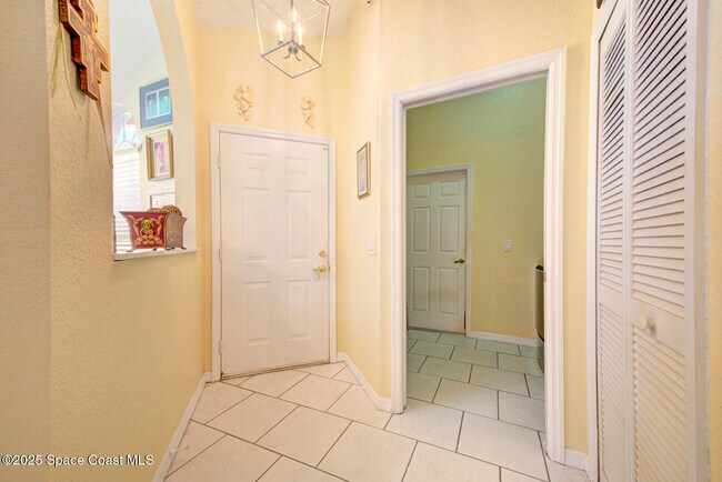 Building Photo - 571 Priscilla Pl