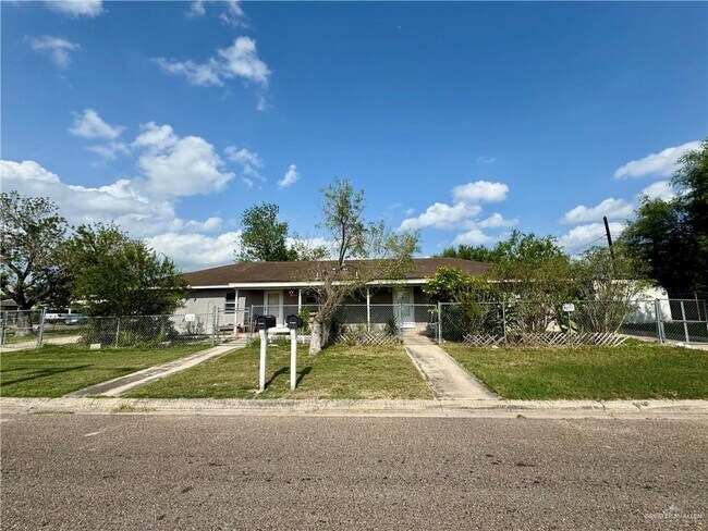Building Photo - 404 S 20th Ave