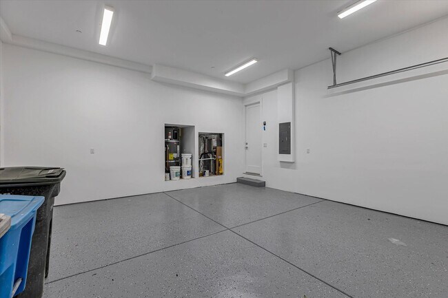Building Photo - Newer High-Tech Home | Top Schools | Great...