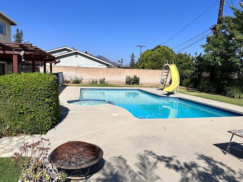 Building Photo - 3218 Tannencrest Dr