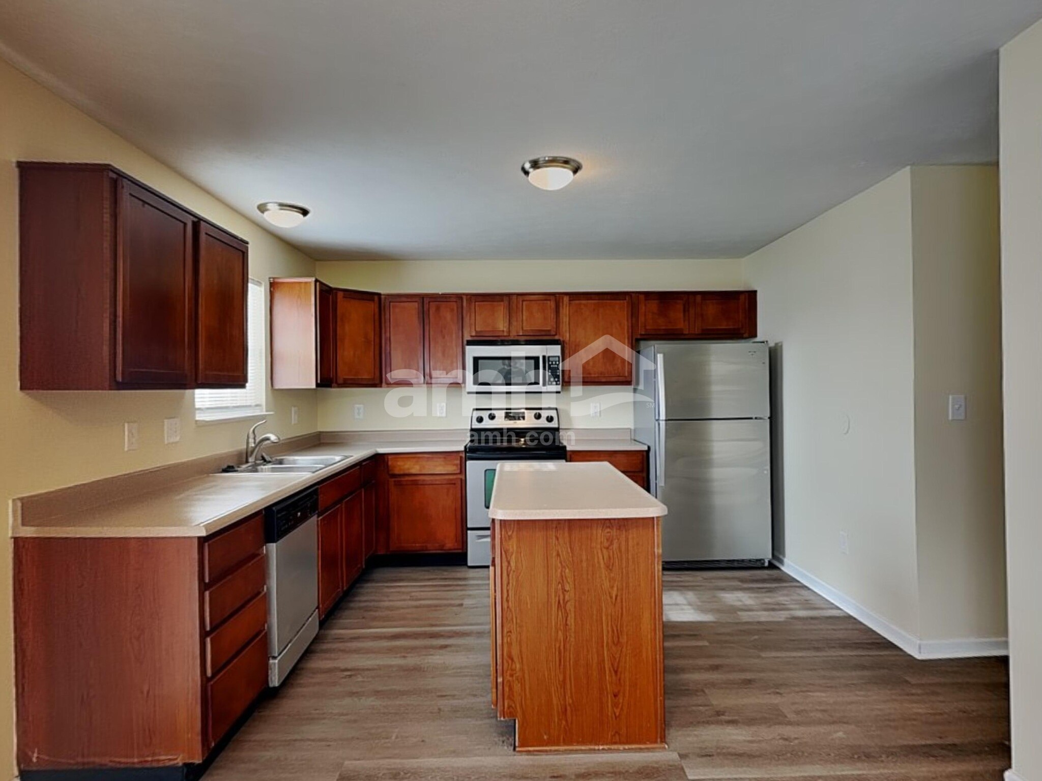 Building Photo - 7674 Pipestone Dr