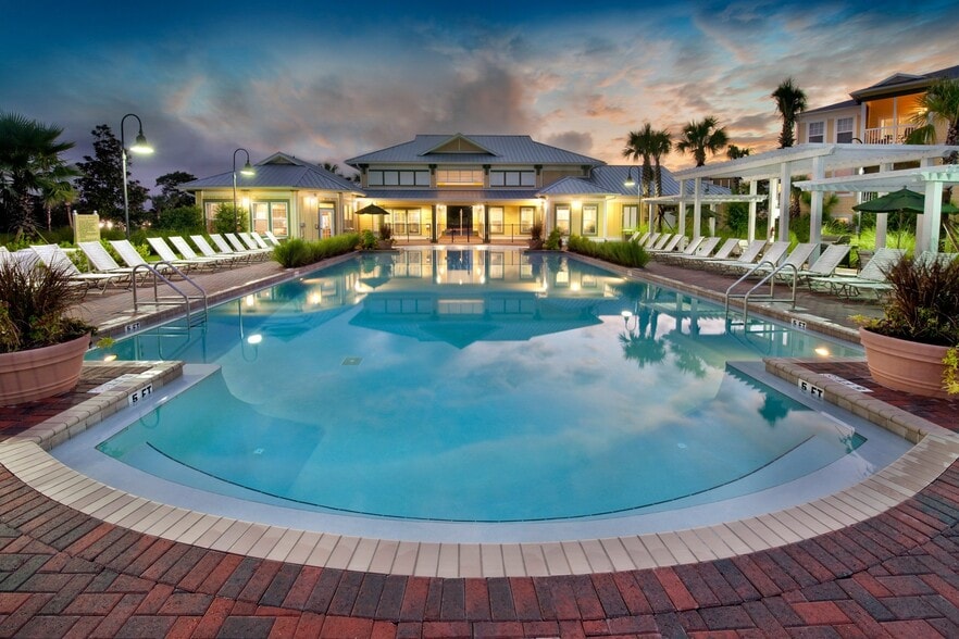 Building Photo - 10X Retreat at PCB