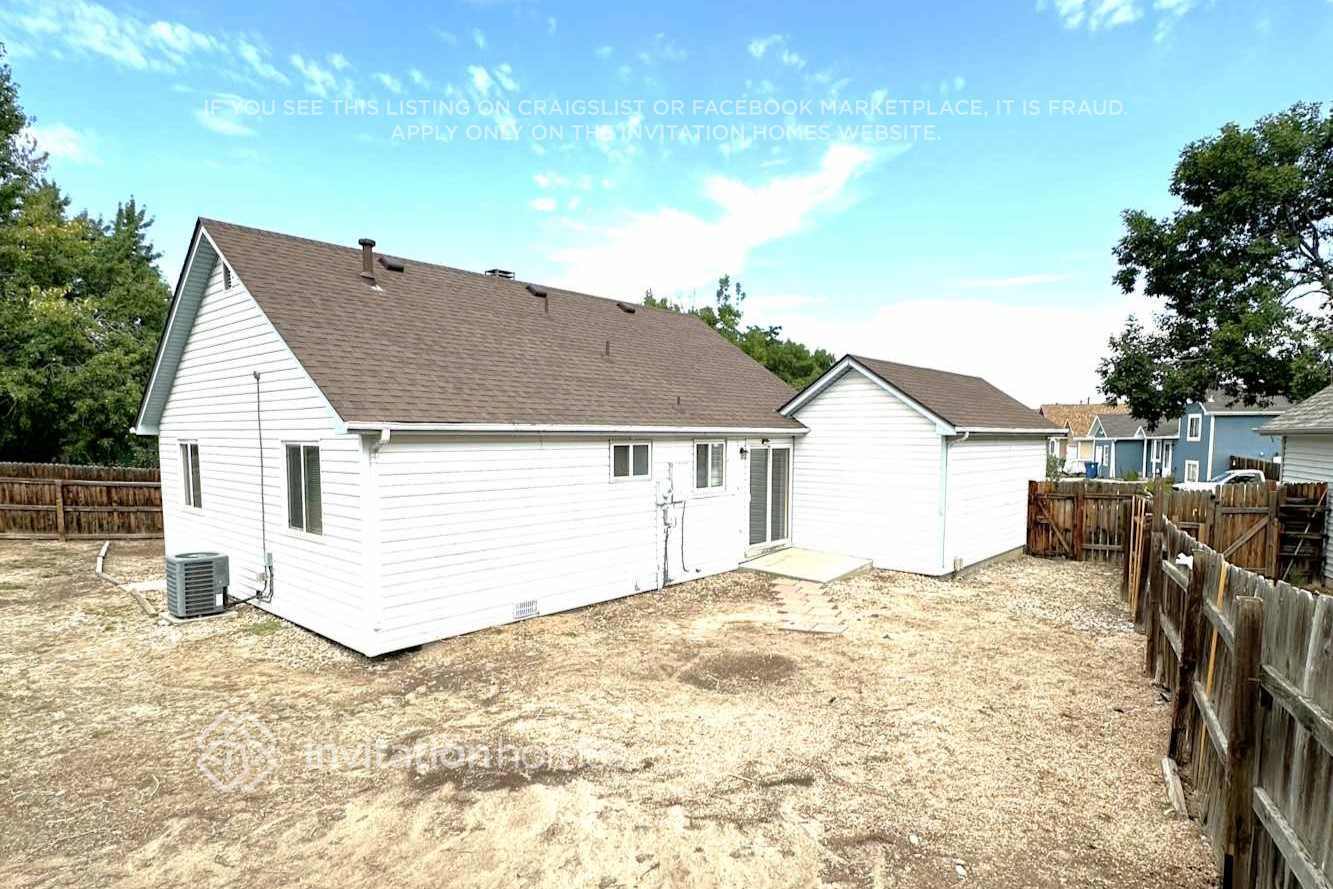 Building Photo - 17468 E Whitaker Dr