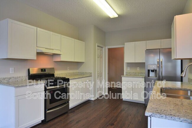 Building Photo - 210 Kingston Forest Dr