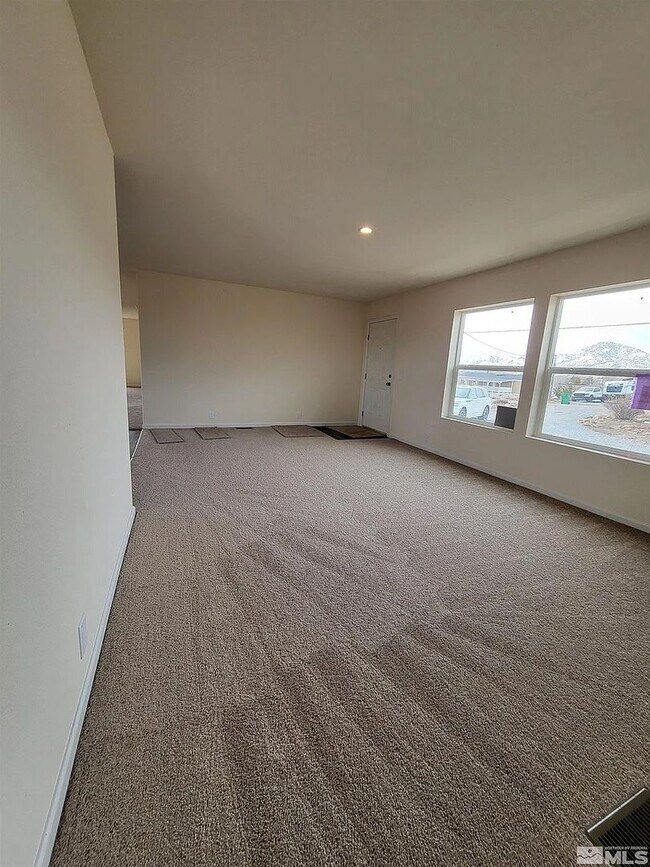 Building Photo - Spacious 3-Bedroom Home on 1.35 Acres with Valley Views – Dayton, NV