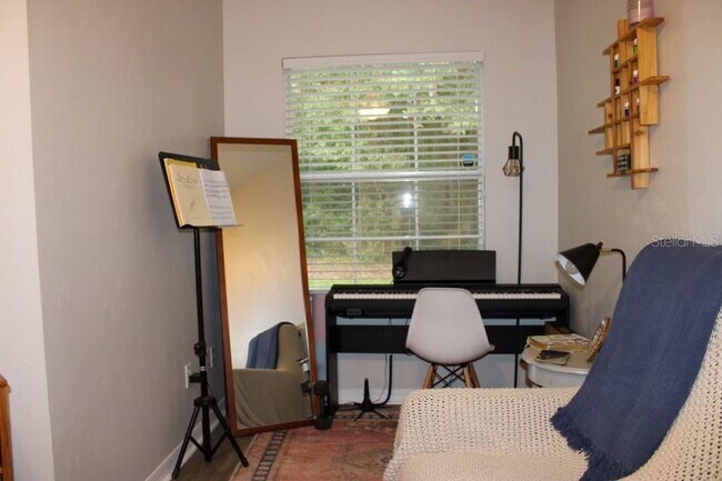 Building Photo - 533 NW 50th Blvd