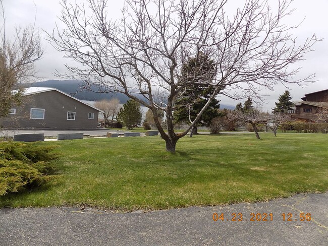 Building Photo - Lake Front Property with Orchard--Desired lease October 1st, 2026 thru May 31st 2027 (some flexib...