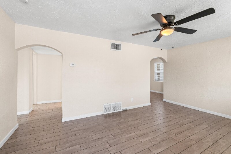 Building Photo - 3833 N Tyndall Ave