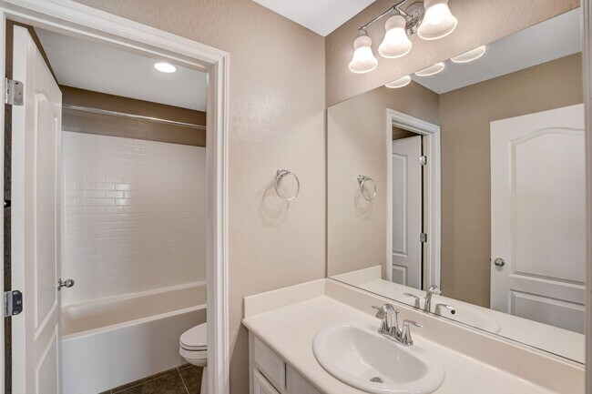 Building Photo - Beautiful Two-Story Home in Gated Cortona – Southern Highlands!