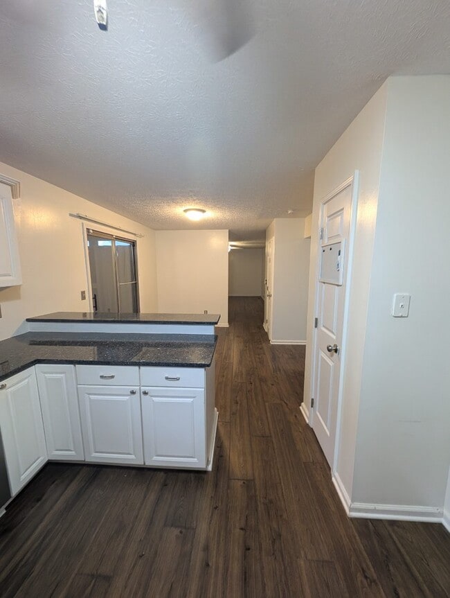 Building Photo - 53 Brenton Dr