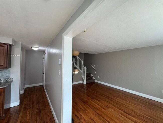 Building Photo - 52 Nancy St