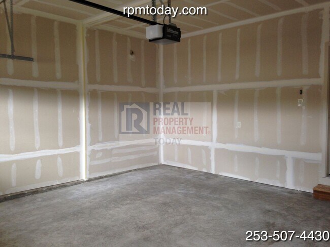 Building Photo - 20404 5th Ave Ct E