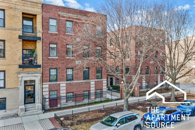 Building Photo - 3712 N Sheffield Ave