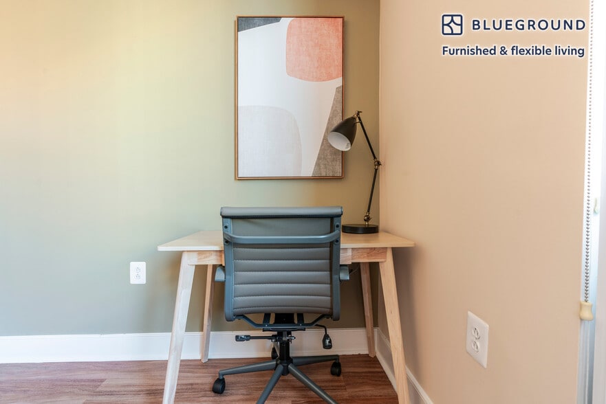 Building Photo - 425 L St NW