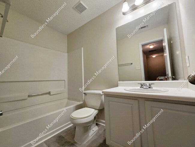 Building Photo - 6105 Capitol Knoll