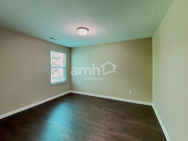 Building Photo - 1300 Cathedral Rock Ct