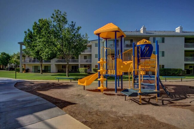 Building Photo - 1845 W Canyon View Dr