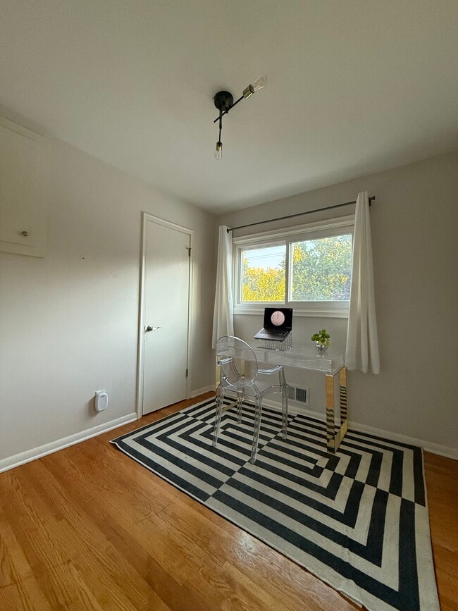 Building Photo - 1825 41st Ave NE