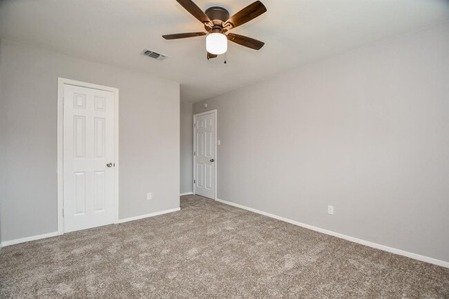 Building Photo - 12314 Plumpoint Dr