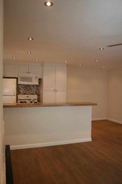 Building Photo - 2845 S Fairview St