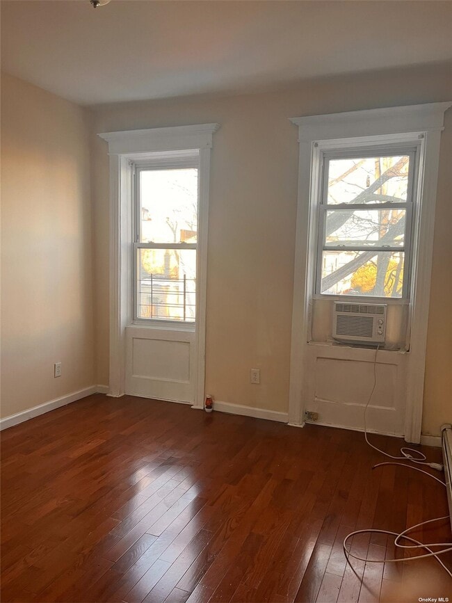 Building Photo - 105-17 170th St