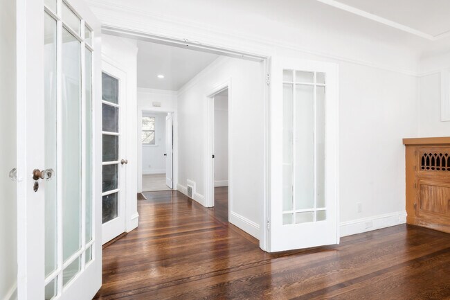 Building Photo - 191 Bocana St