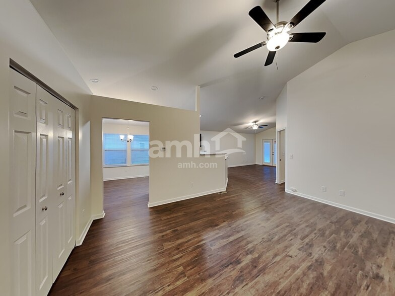 Building Photo - 131 Boutot St