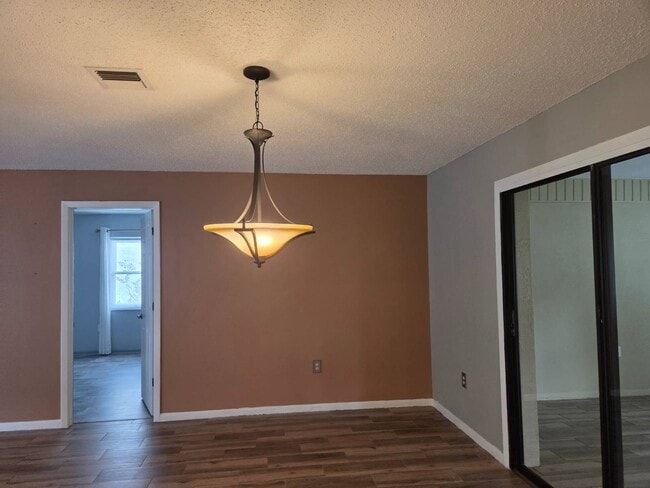 Building Photo - 1610 Pruitts Landing St