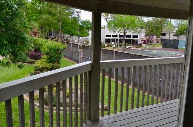 Building Photo - 2379 Briarwest Blvd