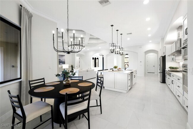 Building Photo - 6851 Lakewood Isle Dr