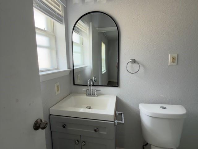 Building Photo - 9122 Clearwater Dr