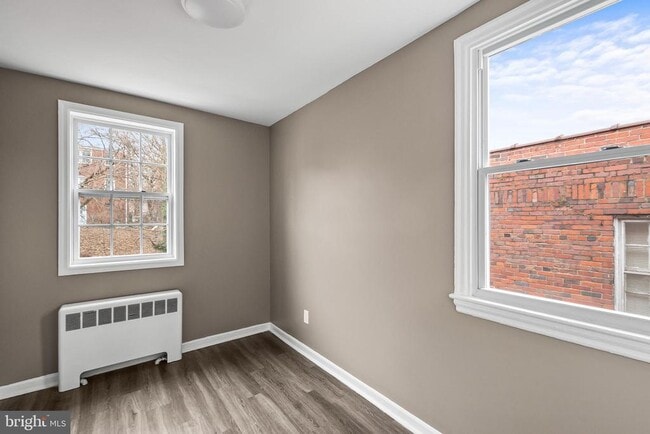 Building Photo - 2412 18th St SE