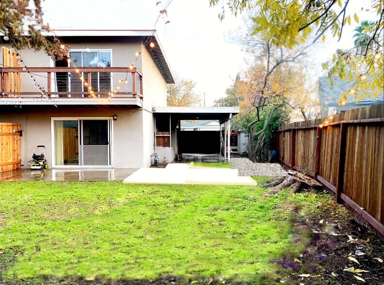Building Photo - 1915 Wildwood Way