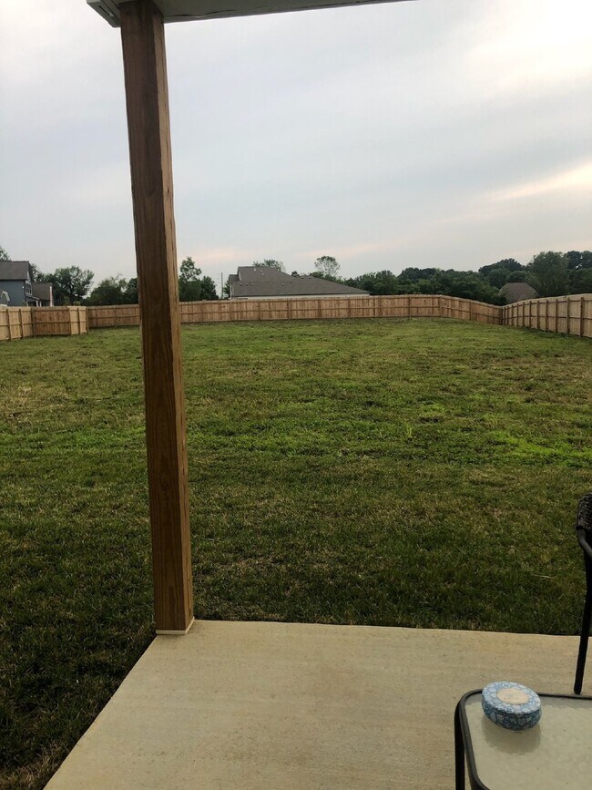 Building Photo - 301 Ellis Ln