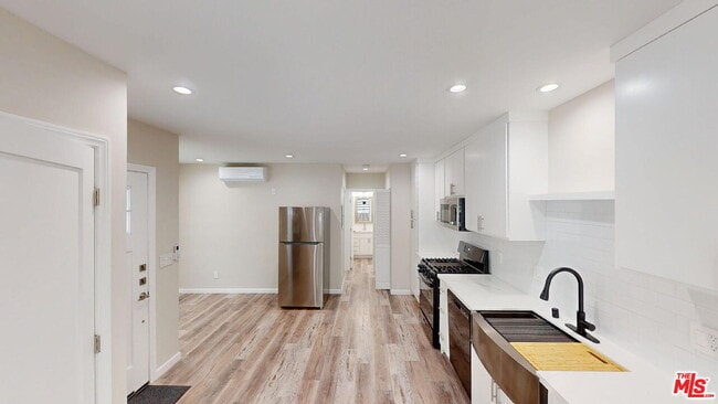 Primary Photo - 2811 W 46th St