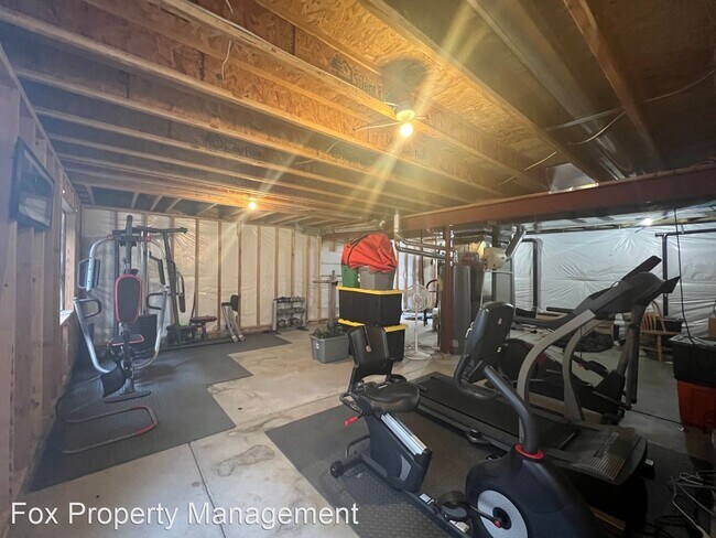Building Photo - 3 br, 3 bath House - 6500 Stagecoach Avenue