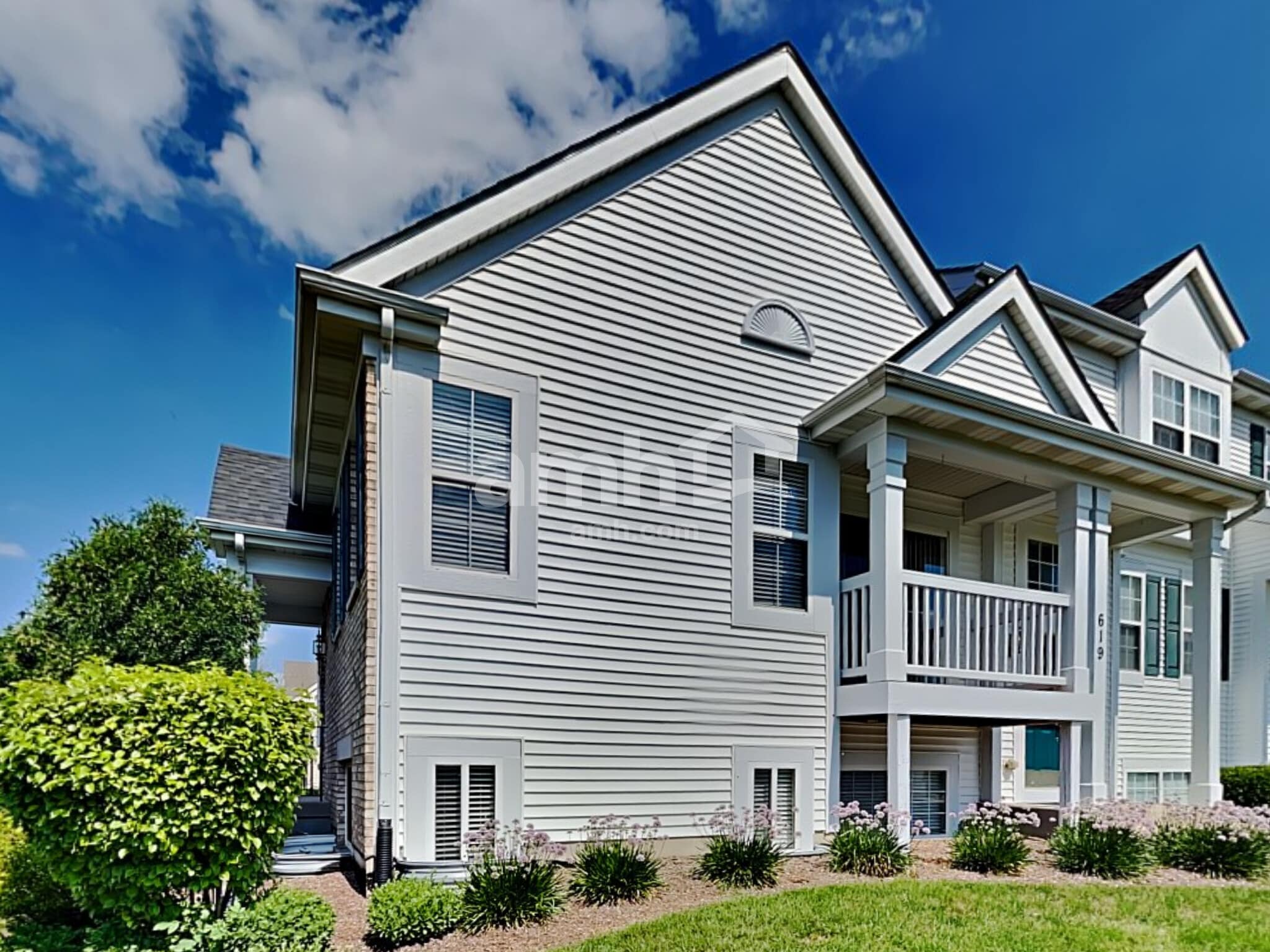 Building Photo - 617 Lincoln Station Dr