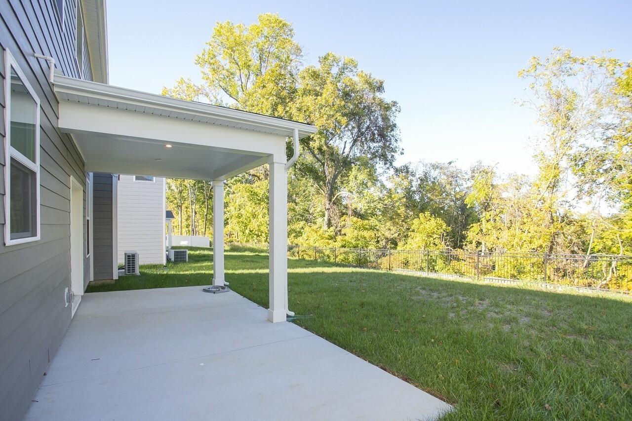 Building Photo - 5370 Bellflower Hls